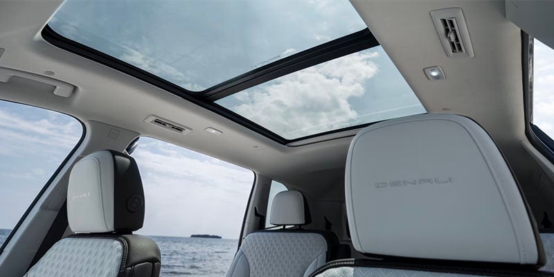 2025 GMC Acadia window and moon roof open